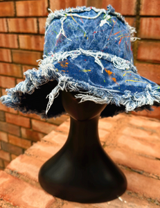 SPLATTERED PAINT BUCKET HAT