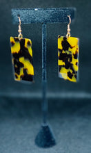 “MARBLED SQUARE EARRINGS”