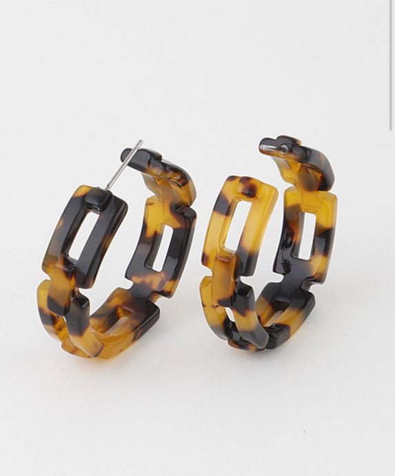 TORTOISE CHAIN HOOPS